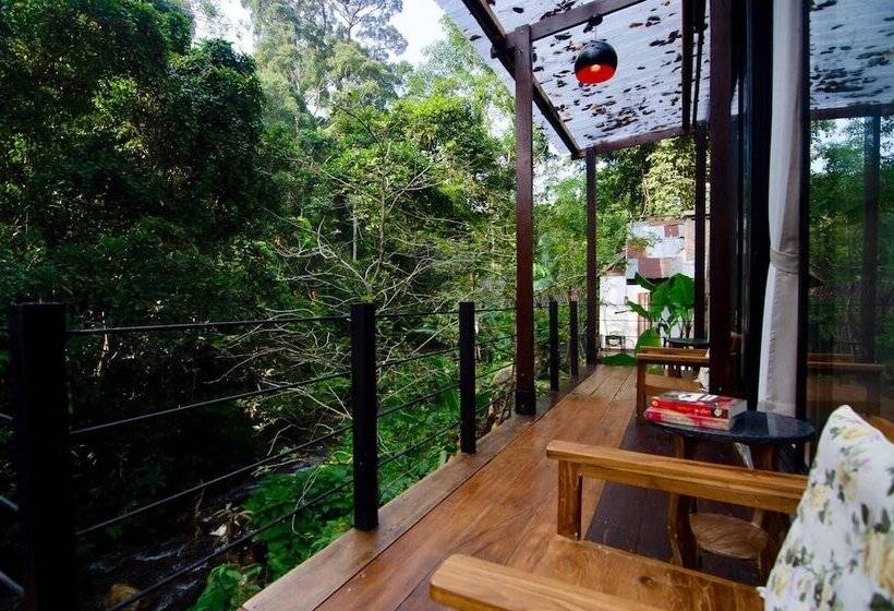 هتل Voraman Hut