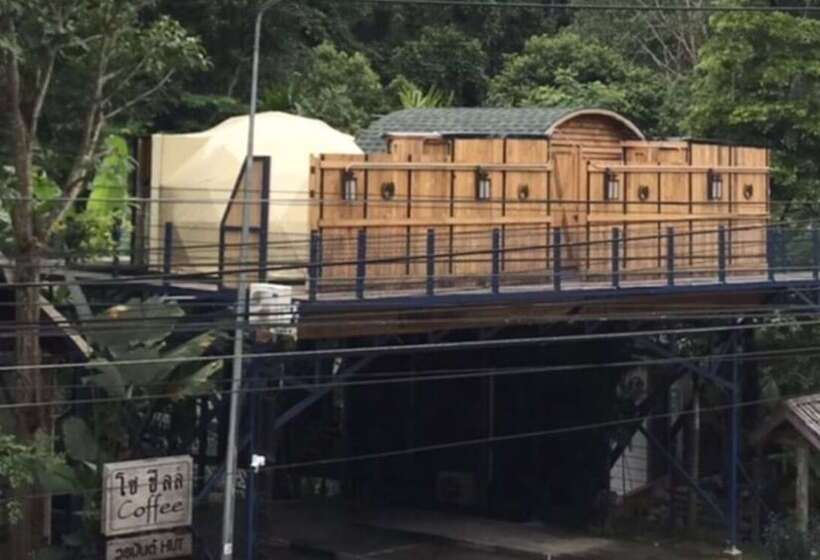 هتل Voraman Hut