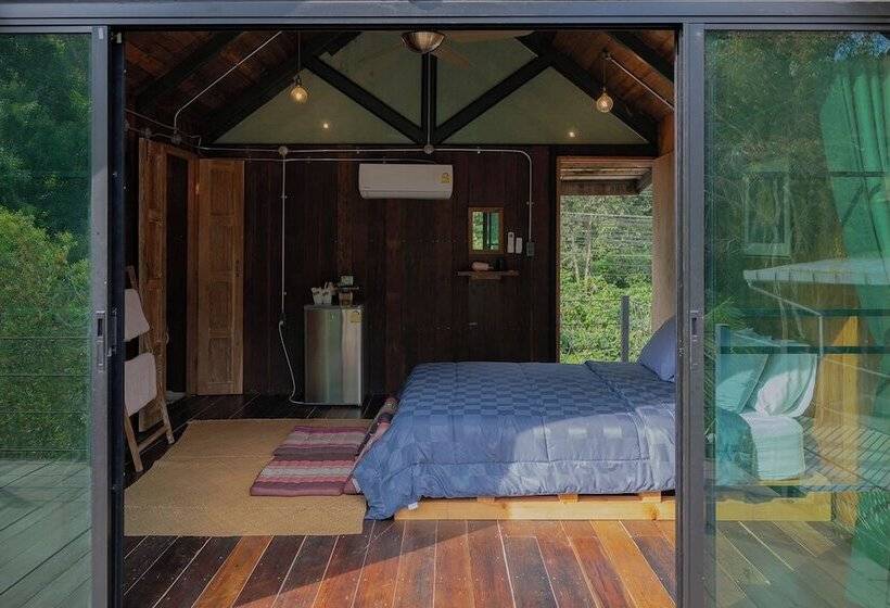 هتل Voraman Hut
