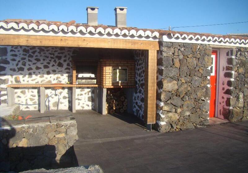 مبيت وإفطار Alluar Lodge