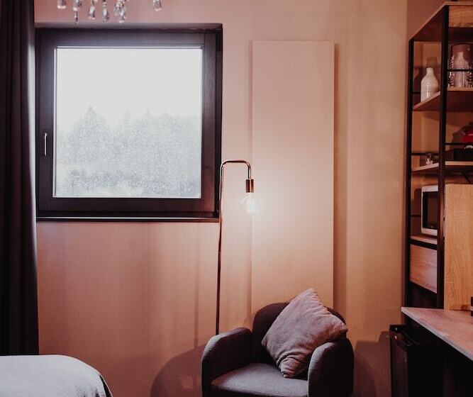 簡易ホテル At Home   Jacuzzi Privatif