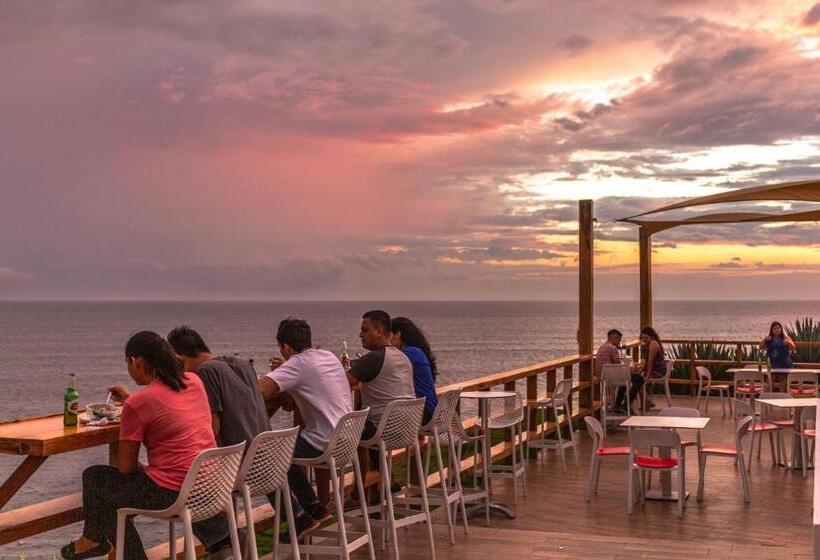 هتل Atami Escape Resort