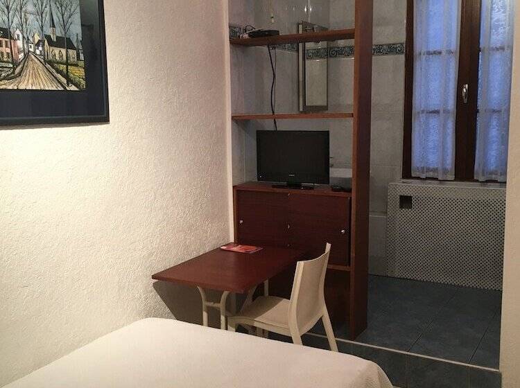 هتل Des Etuves