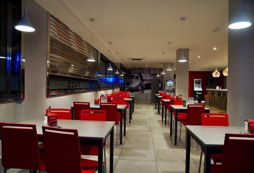 ホテル Hostal Restaurante Paco