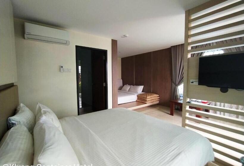 فندق Kluang Container Swimming Pool
