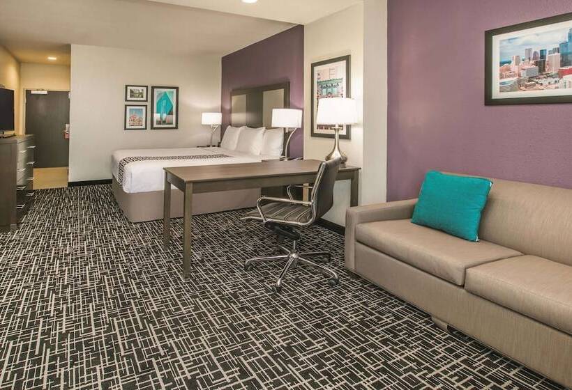هتل La Quinta By Wyndham Dallas   Richardson