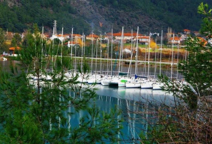 Palmiye Hotel & Marina