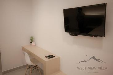 استراحتگاه West View Villa