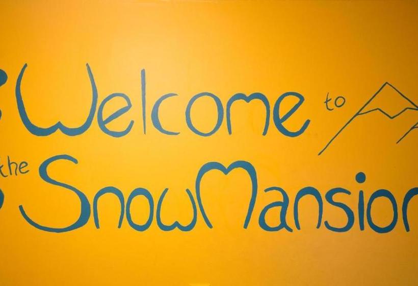 فندق صغير Snowmansion Taos Adventure Lodge