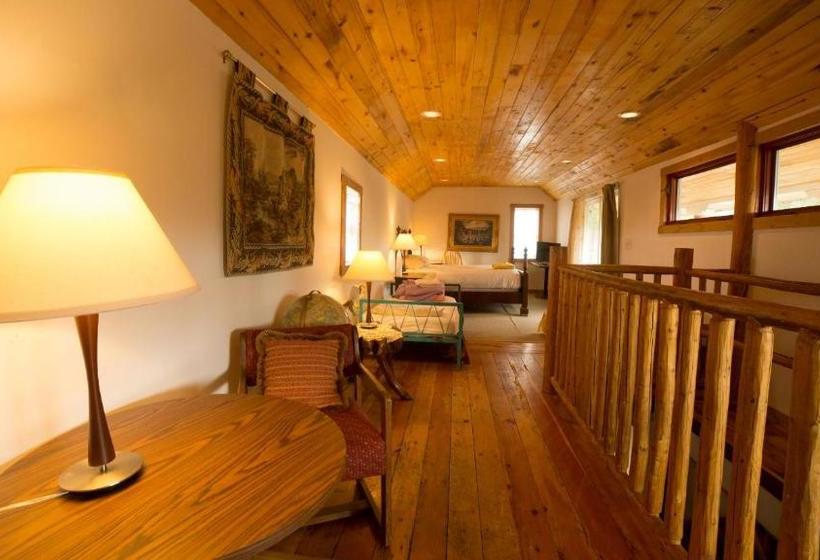 فندق صغير Snowmansion Taos Adventure Lodge