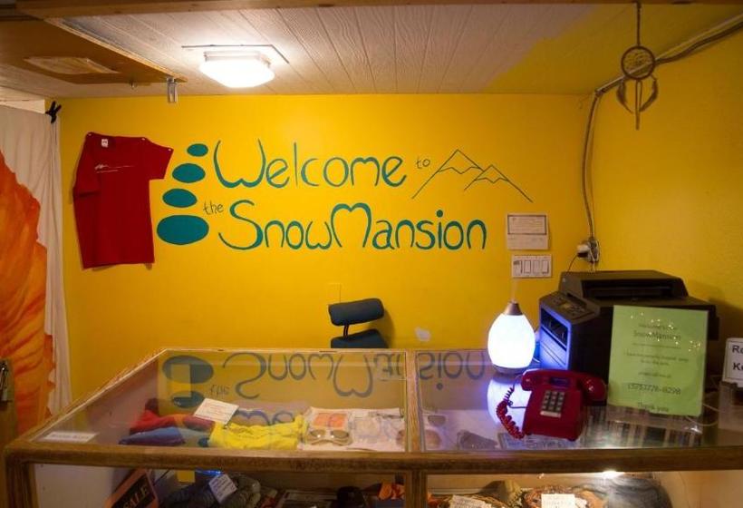 فندق صغير Snowmansion Taos Adventure Lodge