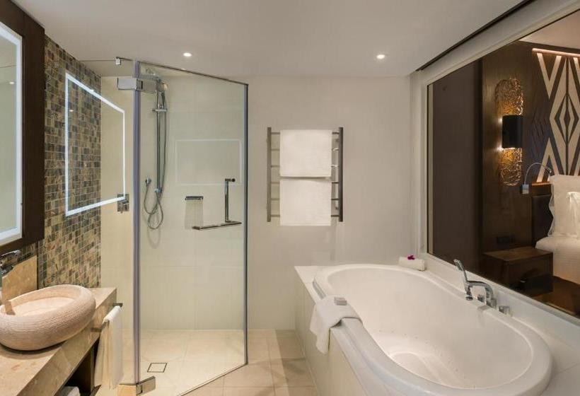 هتل Nadi Bay Resort And Spa Fiji