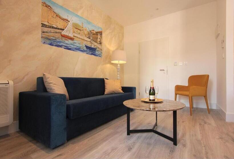 簡易ホテル Well Of Life Luxury Rooms