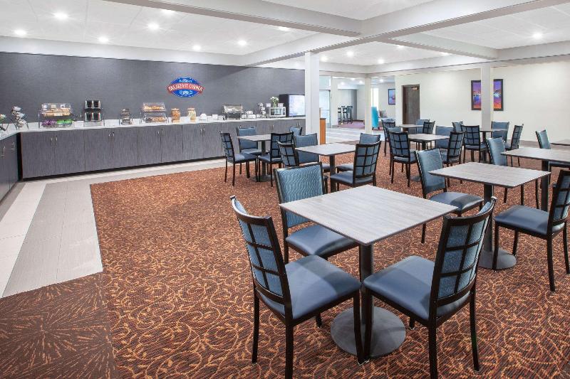 هتل Baymont By Wyndham Grand Rapids Near Downtown
