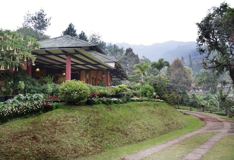 فندق Oyo 209 Permata Hati Resort & Organic Farm