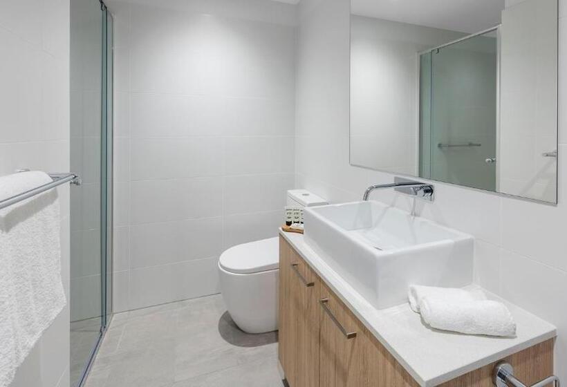 هتل Avani Adelaide Residences