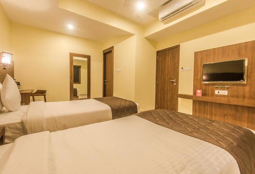 Fotos del hotel Fab Adlon International:  22