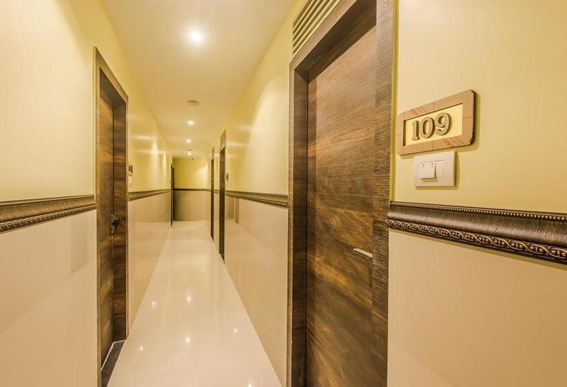 Fotos del hotel Fab Adlon International:  4