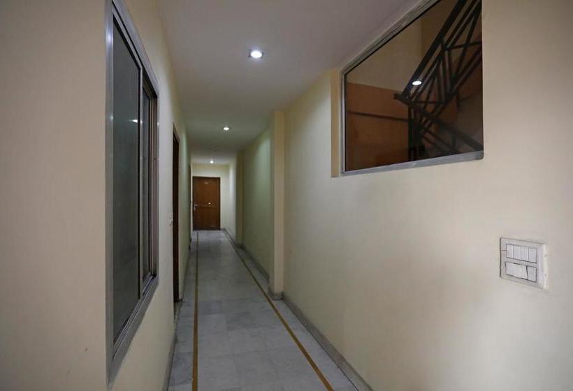 Fotos del hotel Oyo 10282 Hotel Rishi:  4