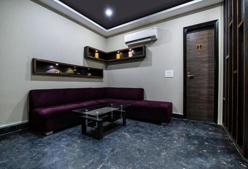 Fotos del hotel Collection O 30003 Dwarka:  9