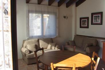 Apartamentos Russell - Torla