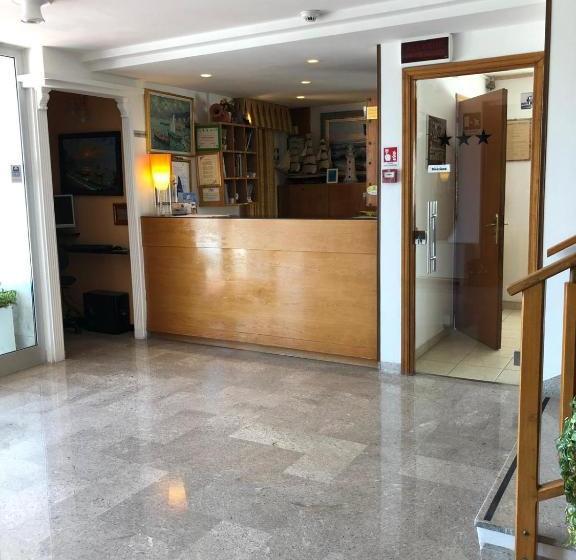 Fotos del hotel International:  19