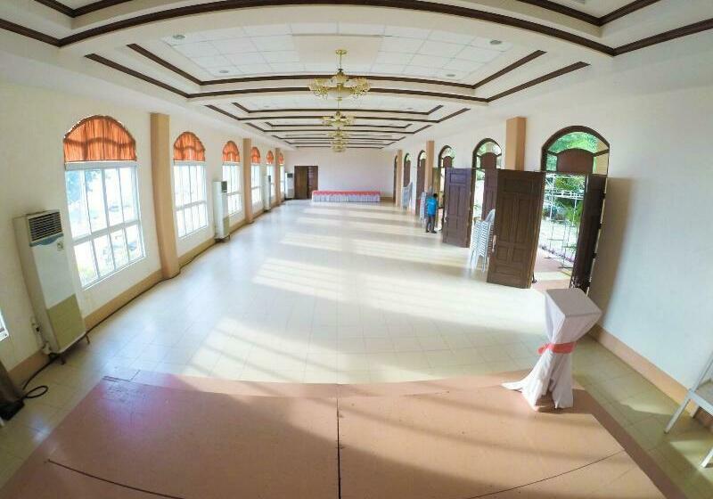 Fotos del hotel Pangil Beach Resort:  11