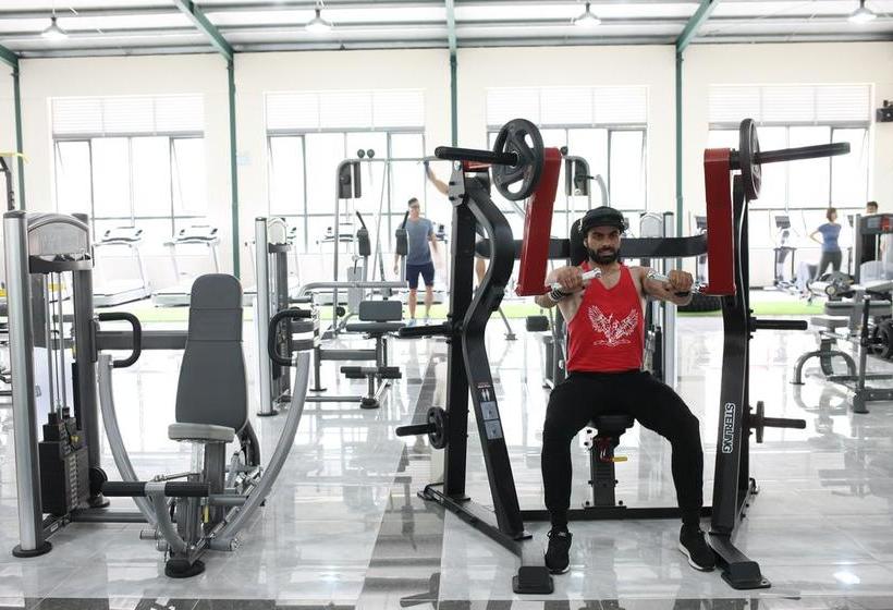 Fotos del hotel Ninety Nine Center:  17