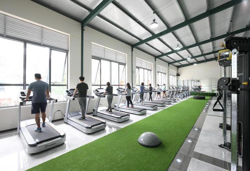 Fotos del hotel Ninety Nine Center:  4