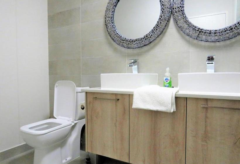 Fotos del hotel Waters Edge Luxury Apartments:  6