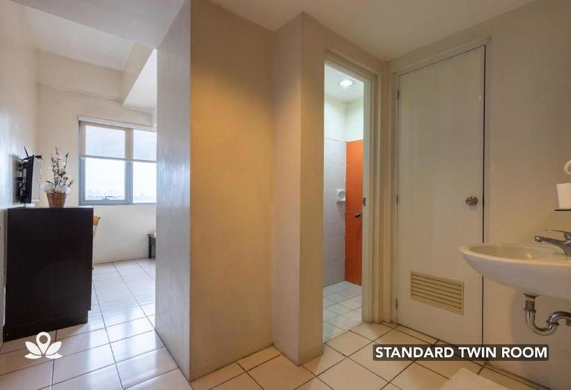 Fotos del hotel Golden Panda Dormtel By Zen Rooms:  23