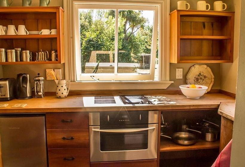 Fotos del hotel Toms Cottages:  3