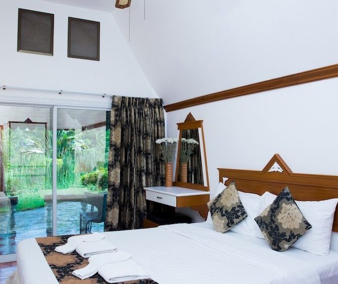 Fotos del hotel Castle Howchow Beach Resort:  13