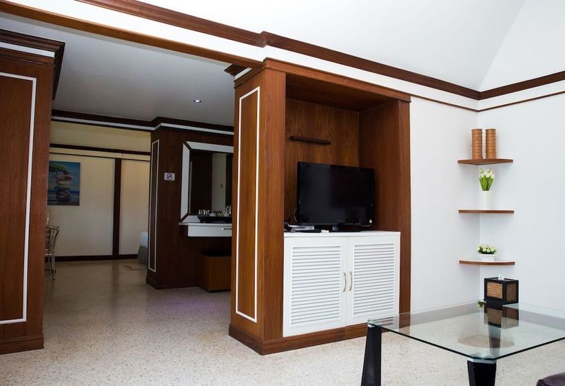 Fotos del hotel Castle Howchow Beach Resort:  14