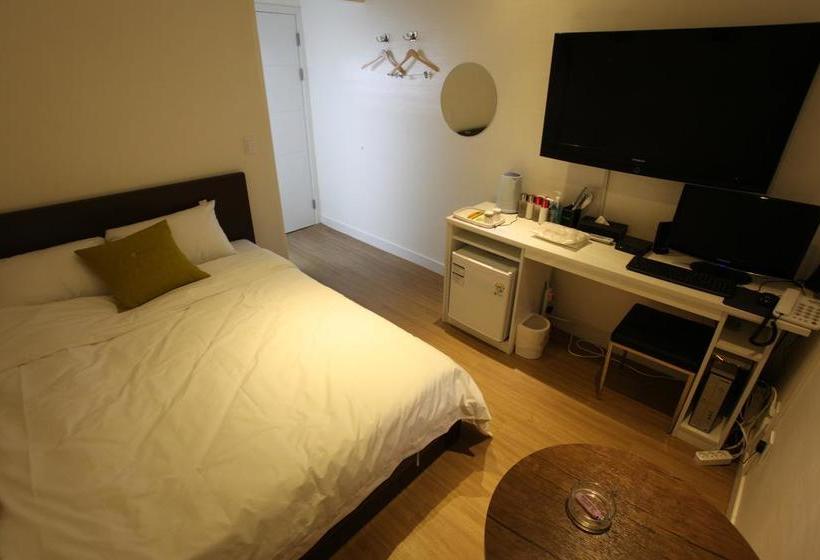 Fotos del hotel Y:  5