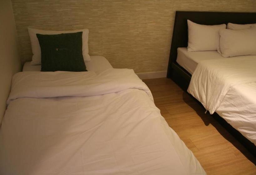 Fotos del hotel Y:  9