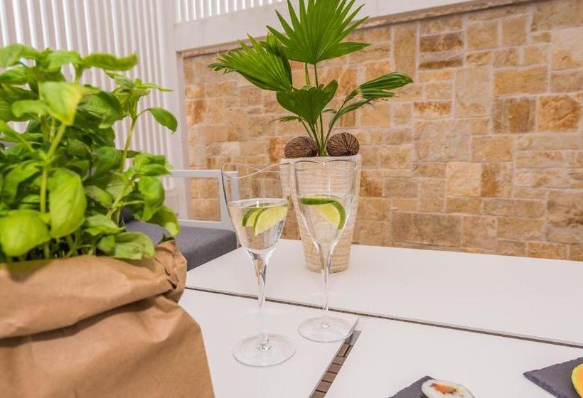 Fotos del hotel Apartments Villa Karla:  12