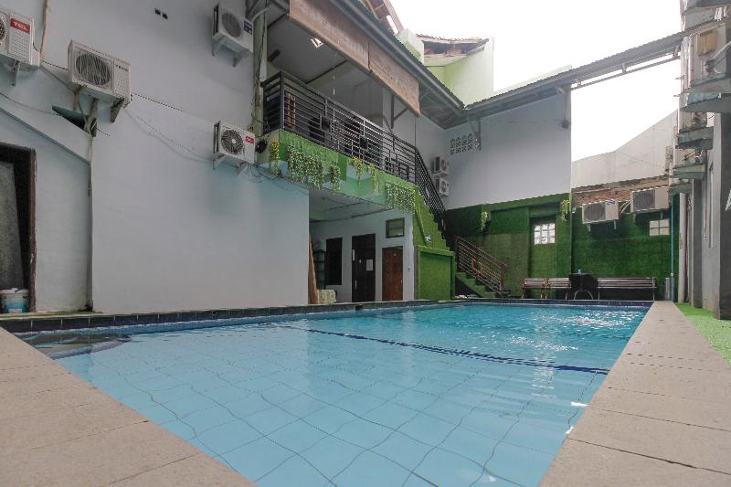 Fotos del hotel Reddoorz Plus Near Budi Luhur University Jakarta:  7