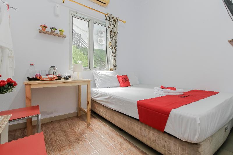 Fotos del hotel Reddoorz Plus Near Budi Luhur University Jakarta:  8