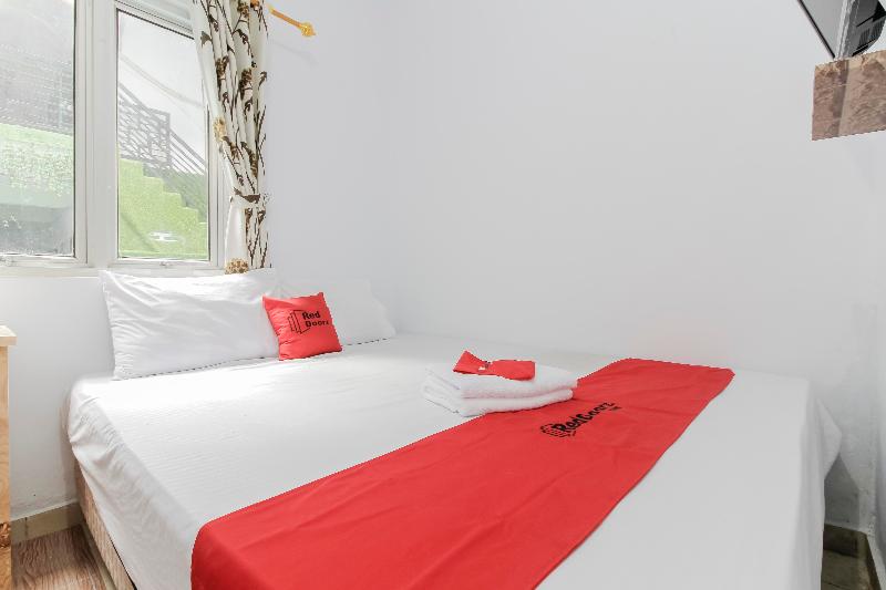 Fotos del hotel Reddoorz Plus Near Budi Luhur University Jakarta:  10