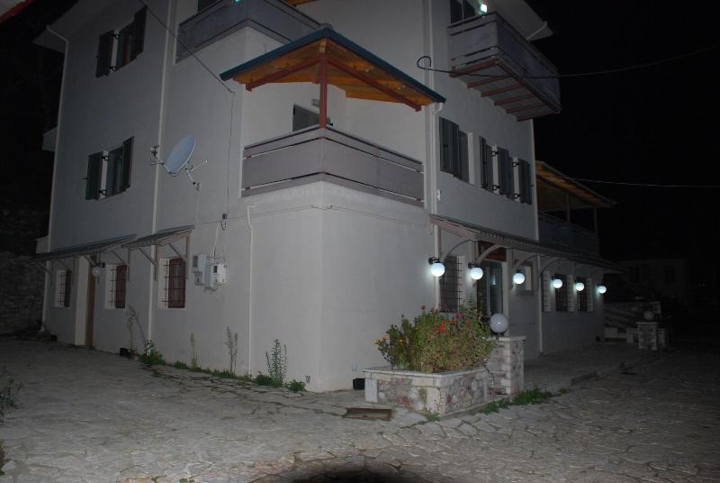 Fotos del hotel To Greki:  12