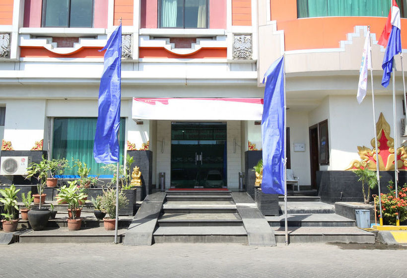 Fotos del hotel Denpasar Makassar:  16