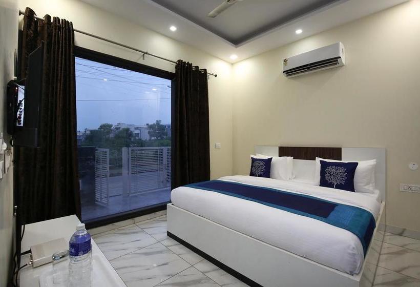 Fotos del hotel Fabhotel Shashank Villa:  25