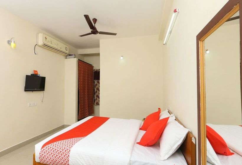 Fotos del hotel Oyo 15197 Reddy S International:  9