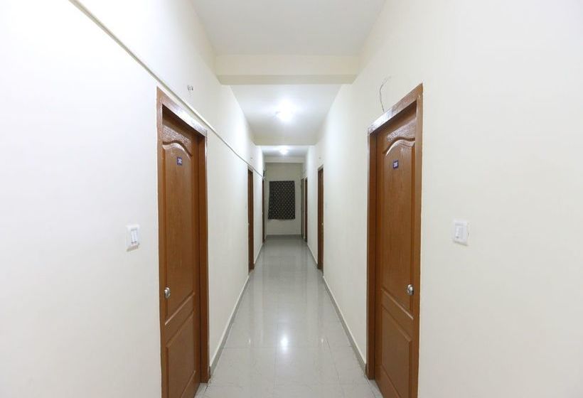 Fotos del hotel Oyo 15197 Reddy S International:  25