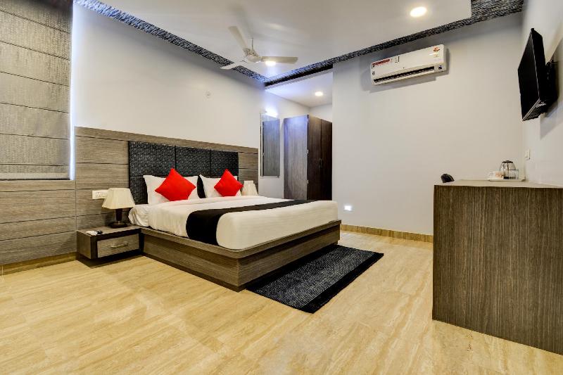 Capital O 22318 Hotel Grand Anshul