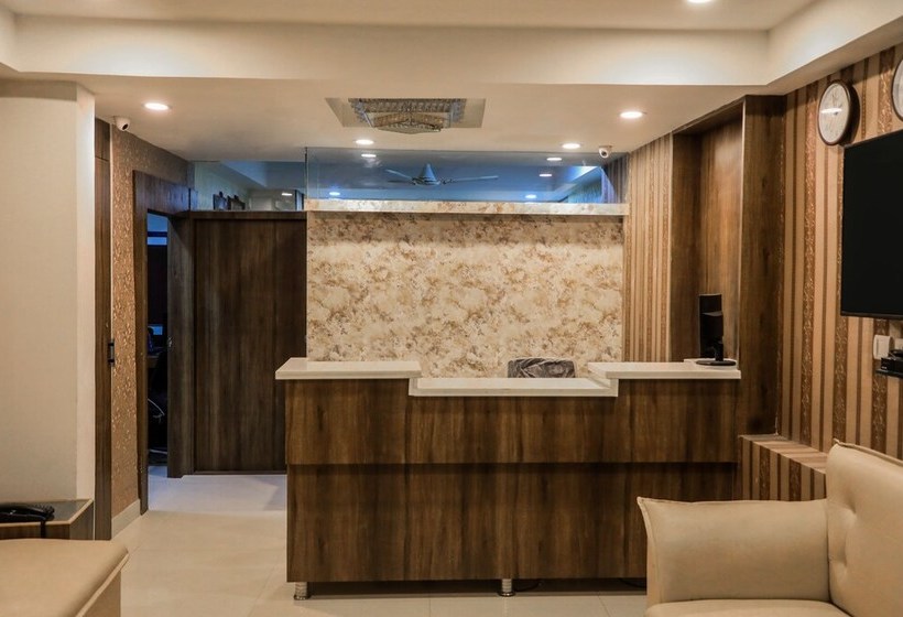 Fotos del hotel Capital O 15079 Navvada Regency:  2