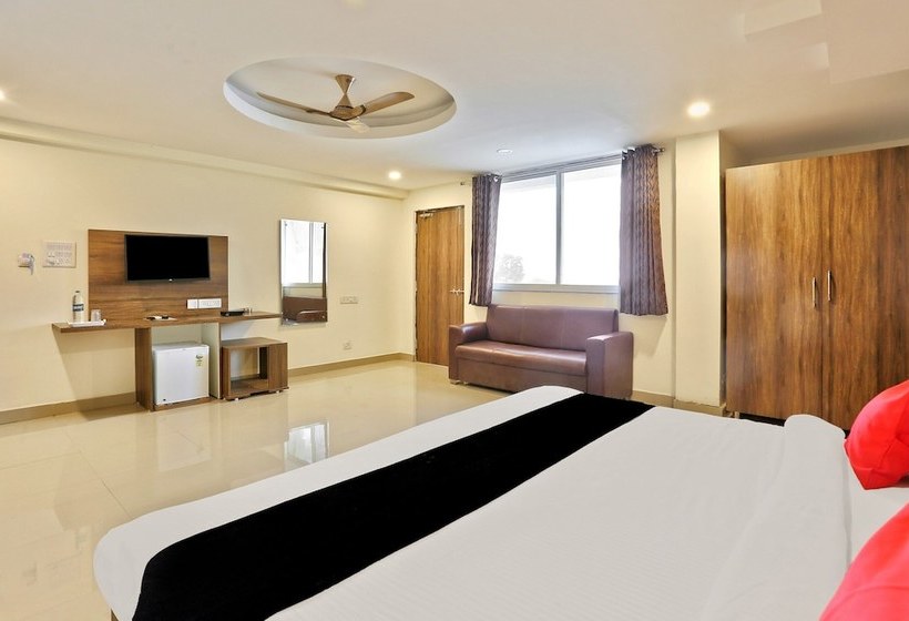 Fotos del hotel Capital O 15079 Navvada Regency:  11