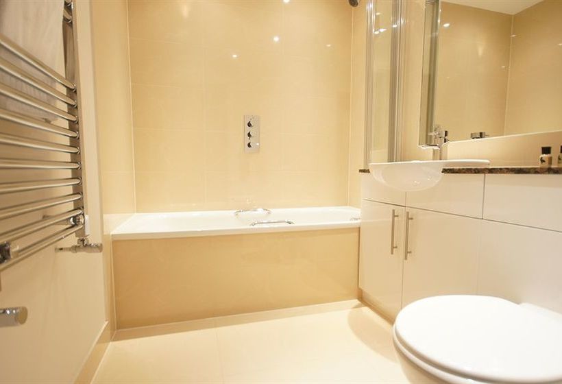 Fotos del hotel Crompton Court Apartments:  3