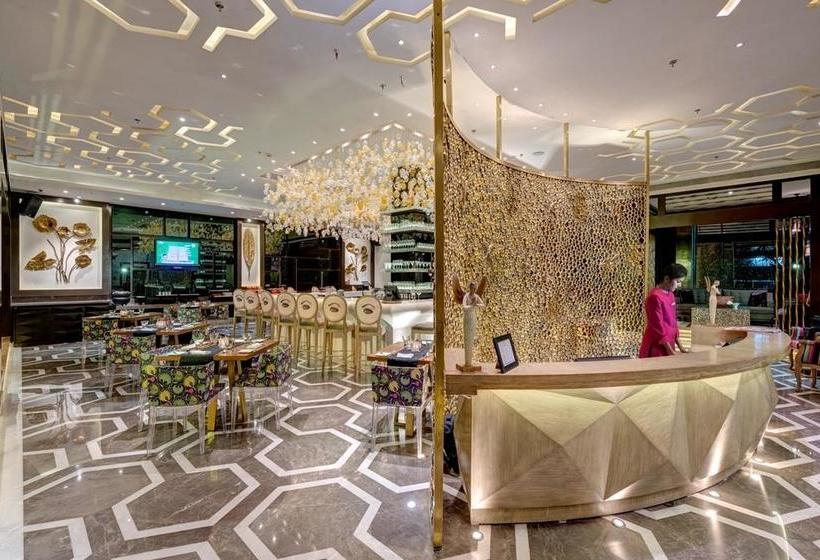 Fotos del hotel The  Hindusthan International:  3